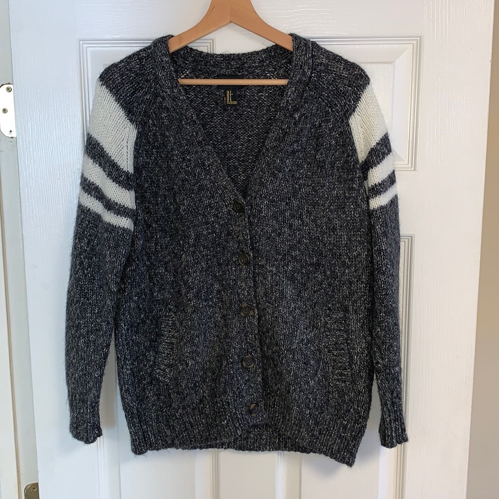 Forever 21 gray and white cardigan, small
